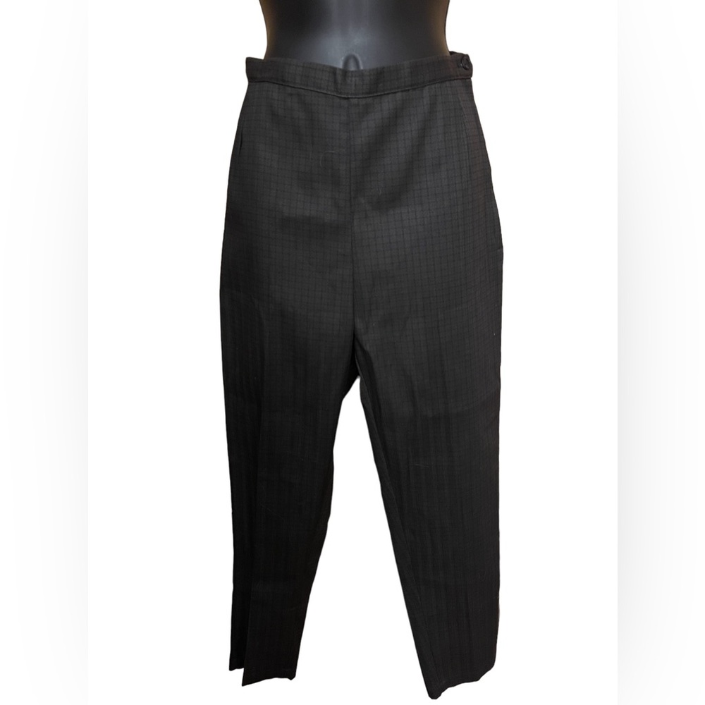 Jeanie brand slacks.